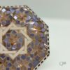 صورة طقم قواعد أكواب (كوستر) خشبي ثماني مُطعم بالصدف الطبيعي والموزاييك